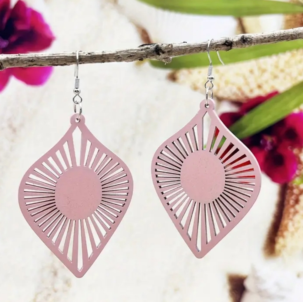 Wooden Pink Hollow Out Leaf-Shaped Earrings. NWT